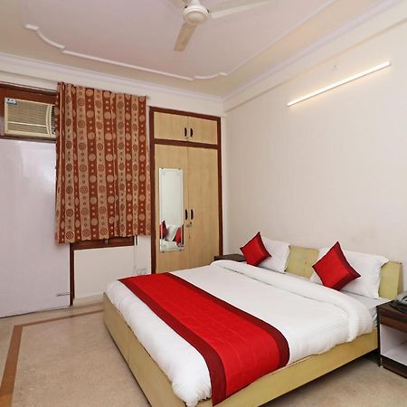 Oyo 11452金色城堡小屋 Indirapuram 外观 照片