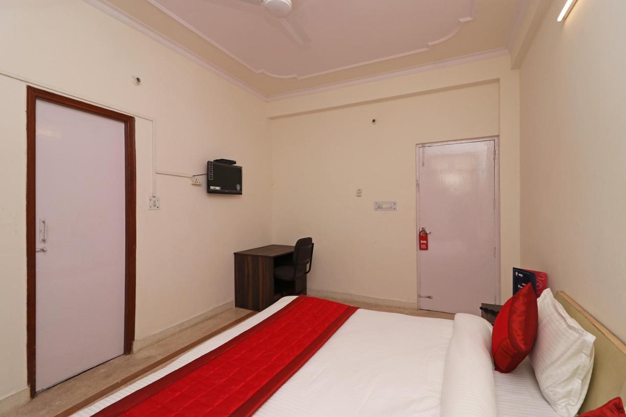 Oyo 11452金色城堡小屋 Indirapuram 外观 照片