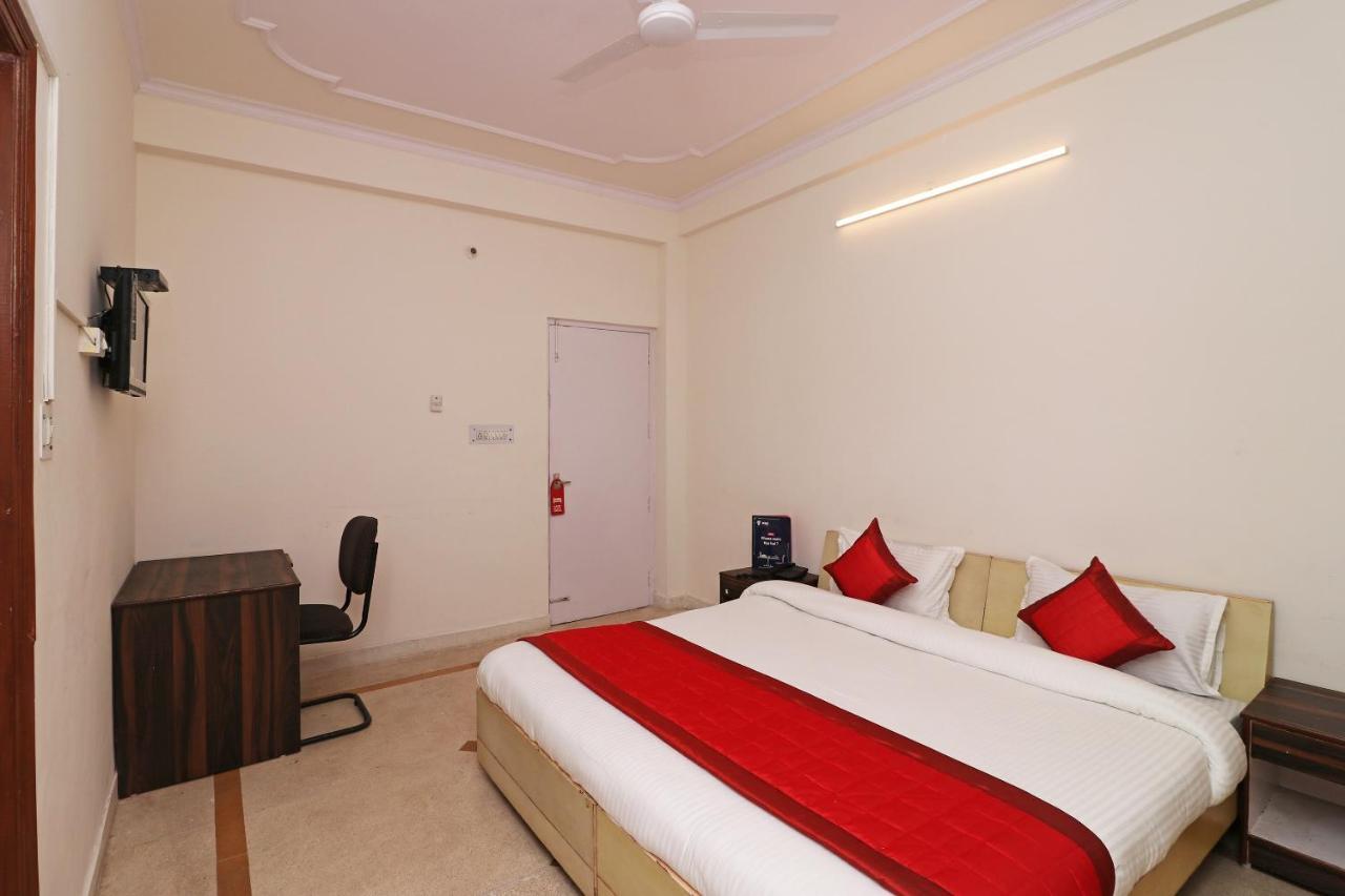 Oyo 11452金色城堡小屋 Indirapuram 外观 照片